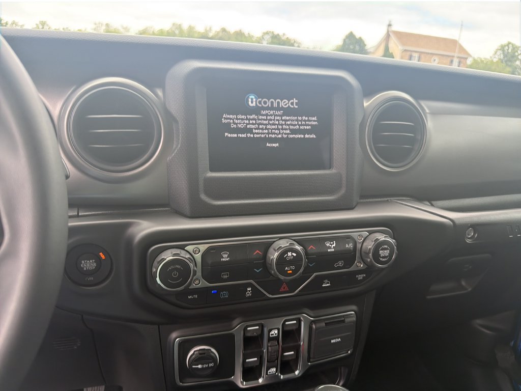 Used 2023 Jeep Wrangler Unlimited w/ Convenience Group AWD/4WD image 21