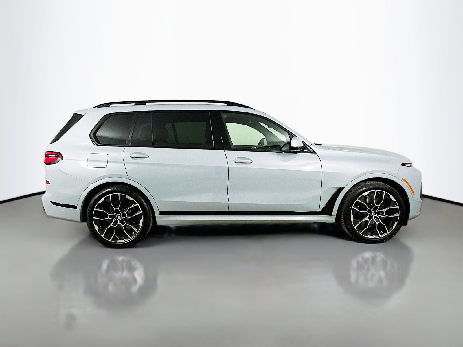 New 2027 BMW X7 xDrive40i w/ Executive Package AWD/4WD image 4