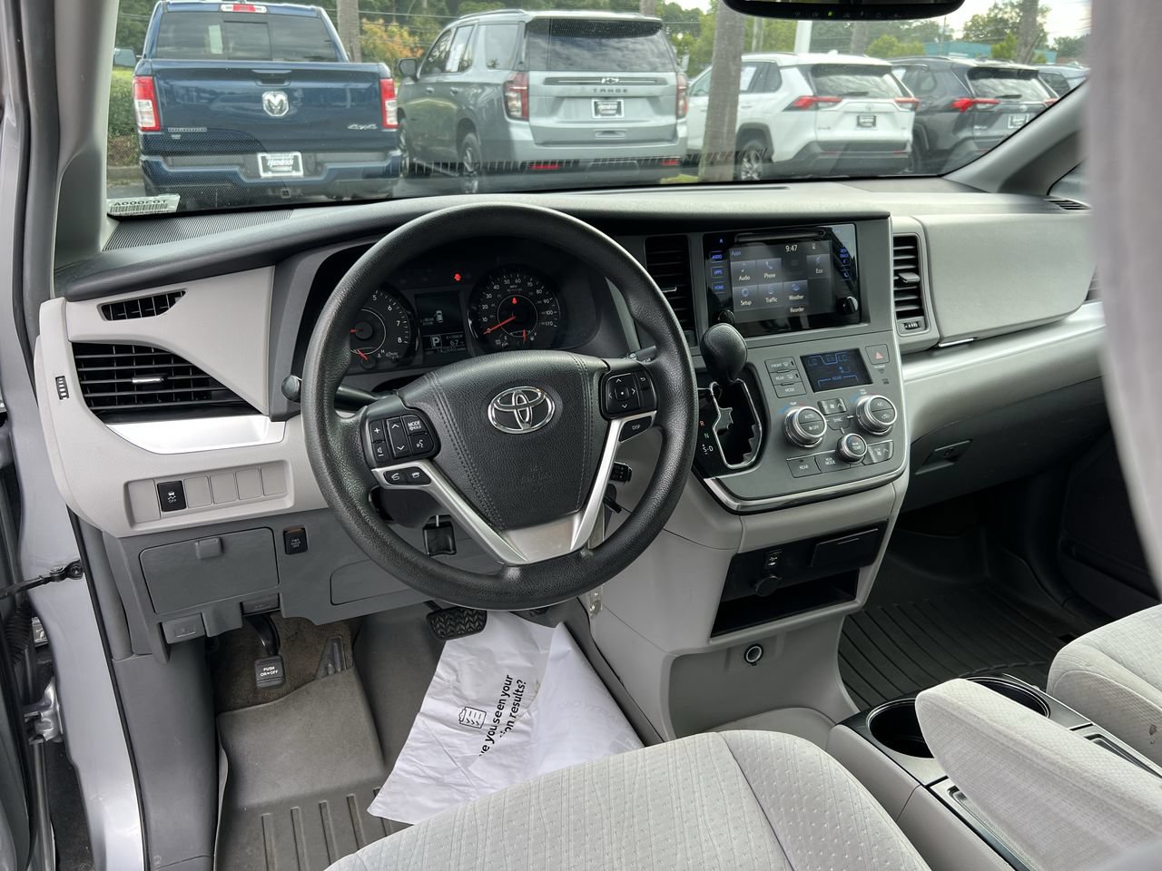 Used 2015 Toyota Sienna LE FWD image 30