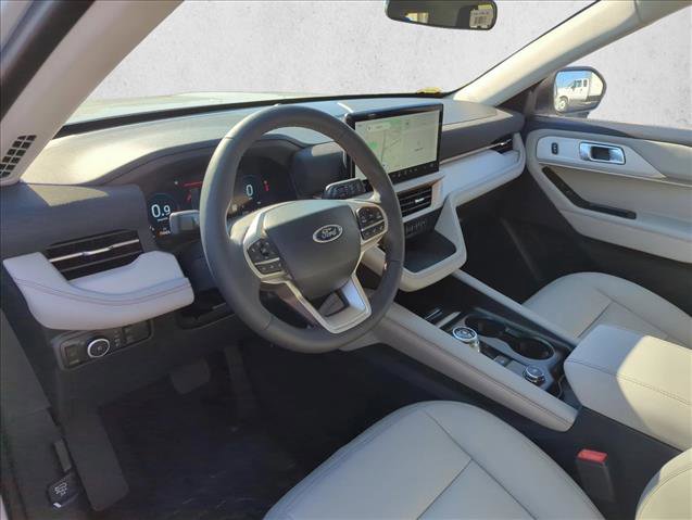 New 2025 Ford Explorer Active w/ Active Comfort Package image 3