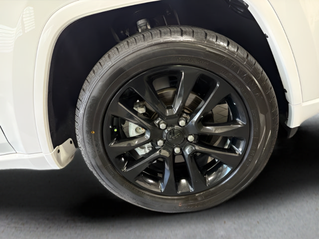 Used 2020 Jeep Grand Cherokee Altitude RWD image 35