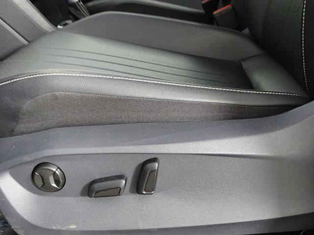 Used 2024 Volkswagen Tiguan SE AWD/4WD image 18