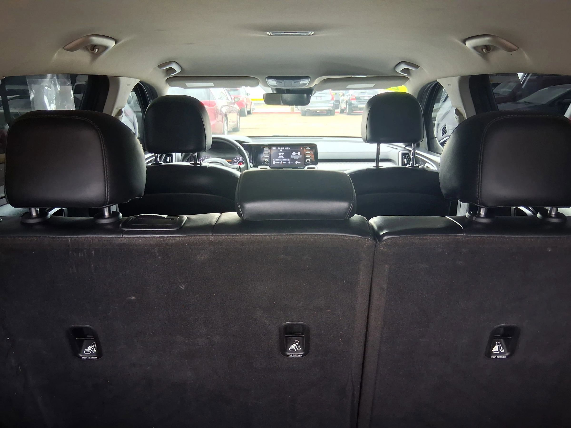 Used 2021 Kia Sorento S image 12