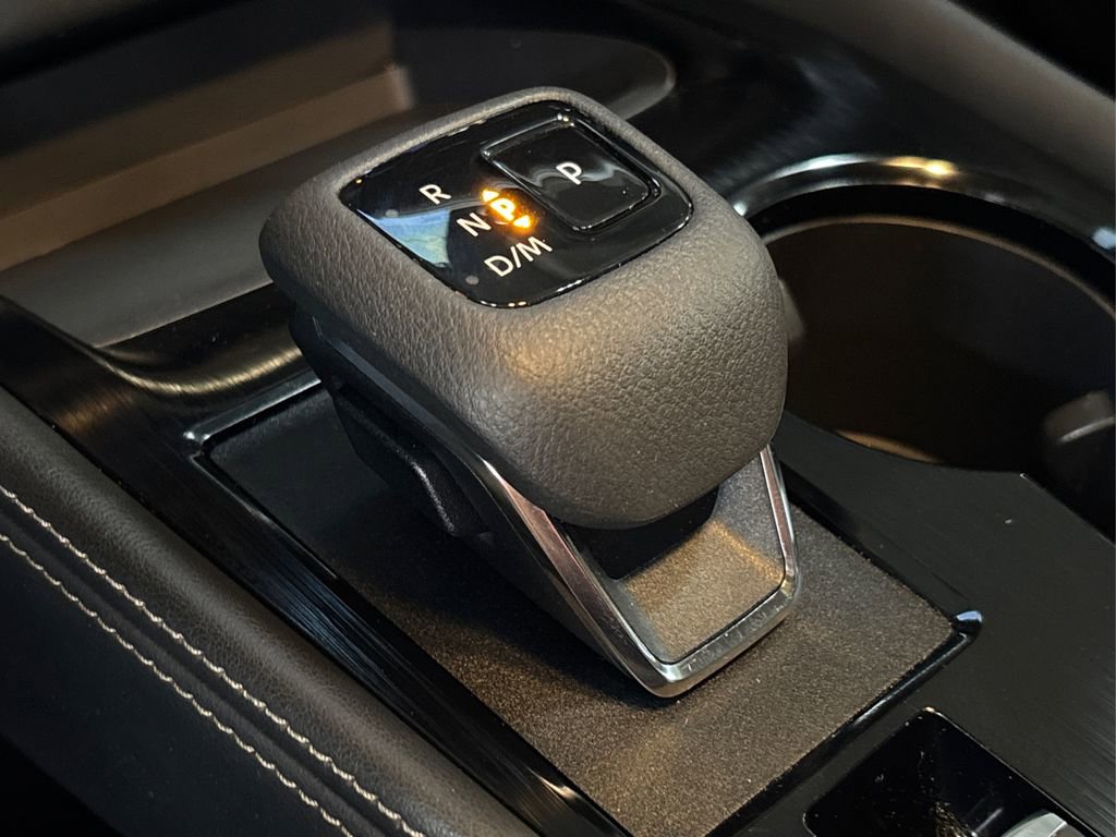 Used 2022 Nissan Rogue SL w/ SL Premium Package image 40