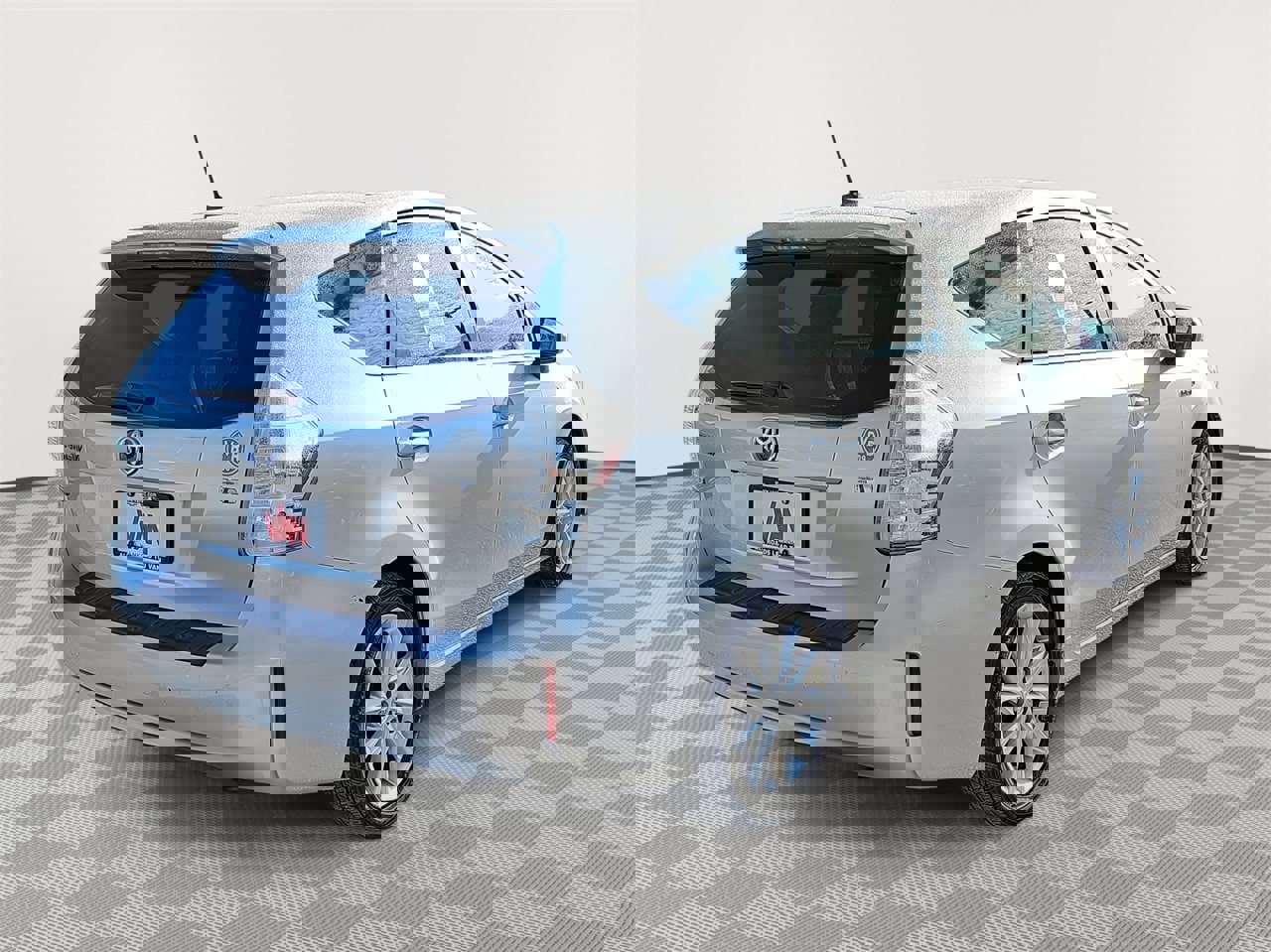 Used 2014 Toyota Prius V Two image 5