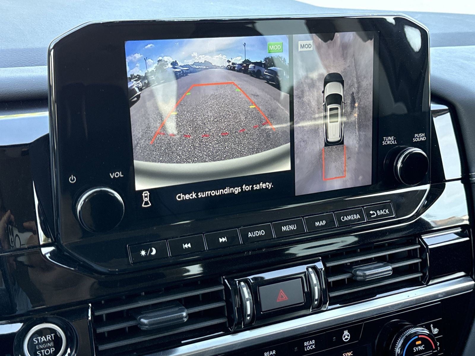 Used 2024 Nissan Pathfinder Platinum image 28