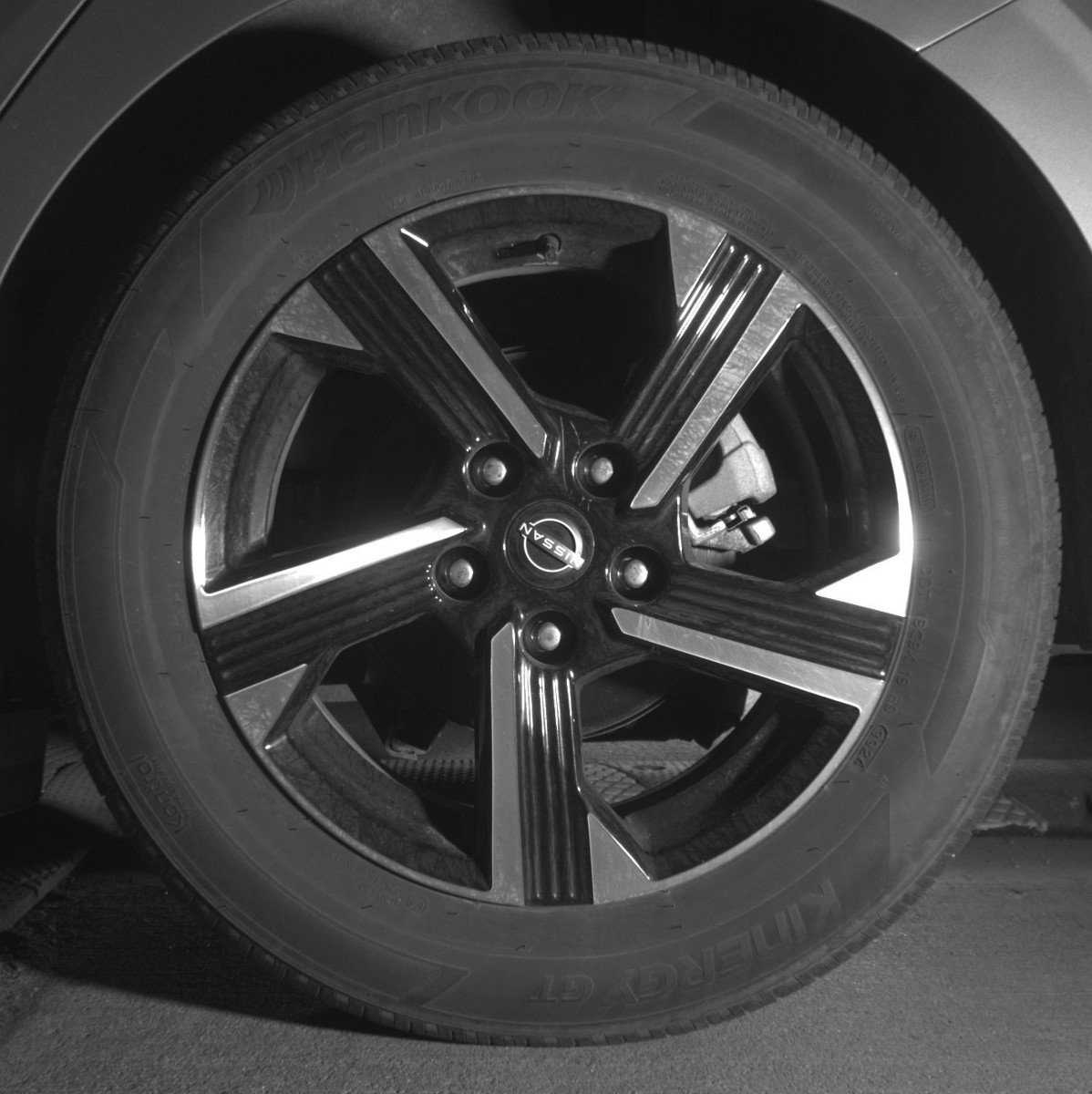 Used 2025 Nissan Sentra SV FWD image 14