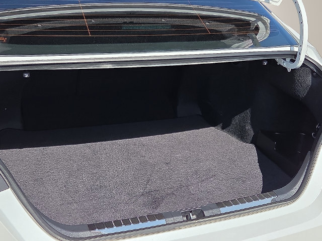 Used 2025 Toyota Camry XLE FWD image 9