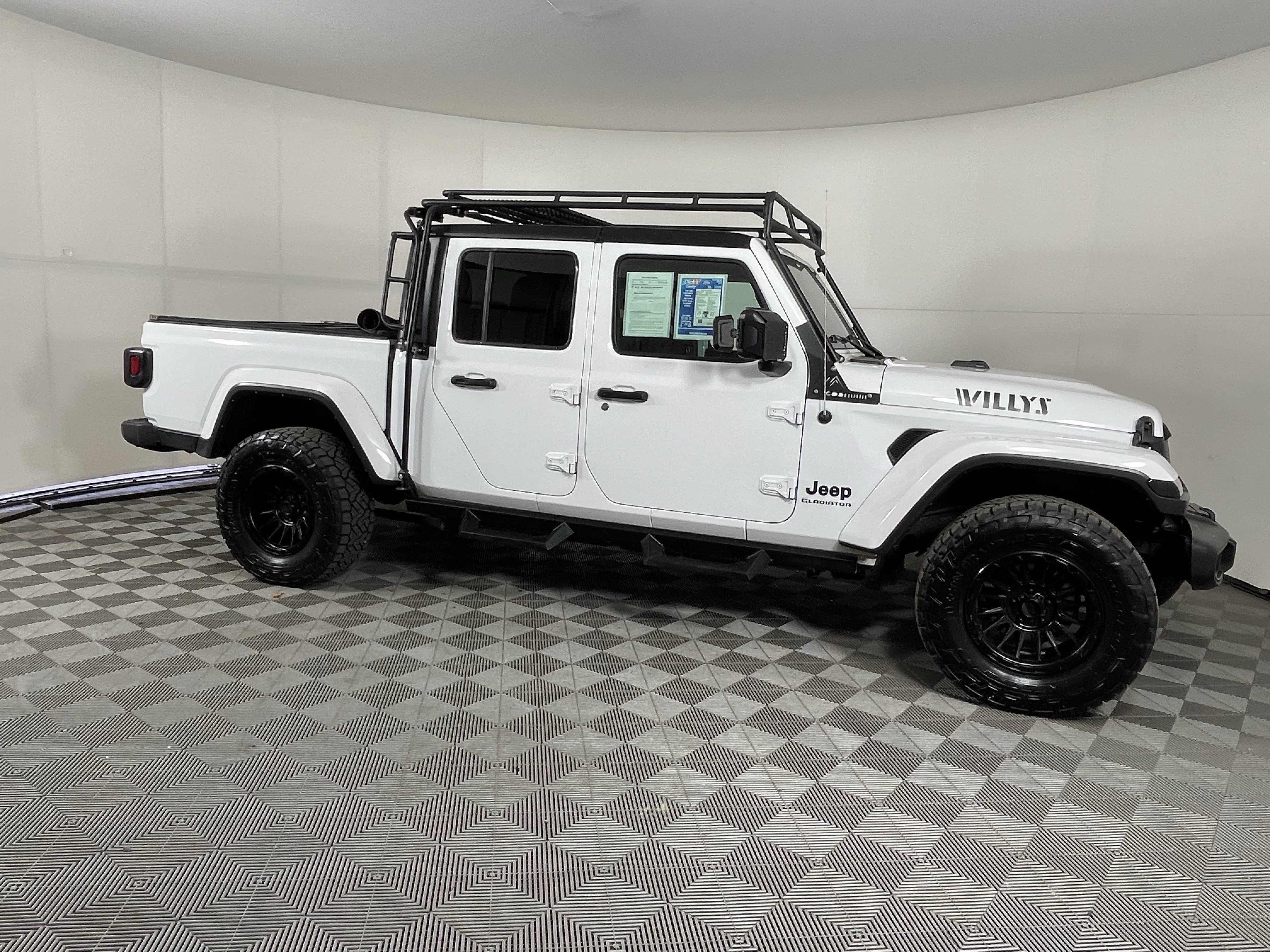 Used 2022 Jeep Gladiator Sport AWD/4WD image 6
