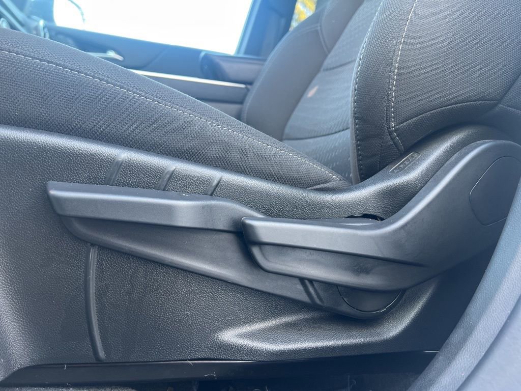 Used 2025 Chevrolet Equinox LT image 10