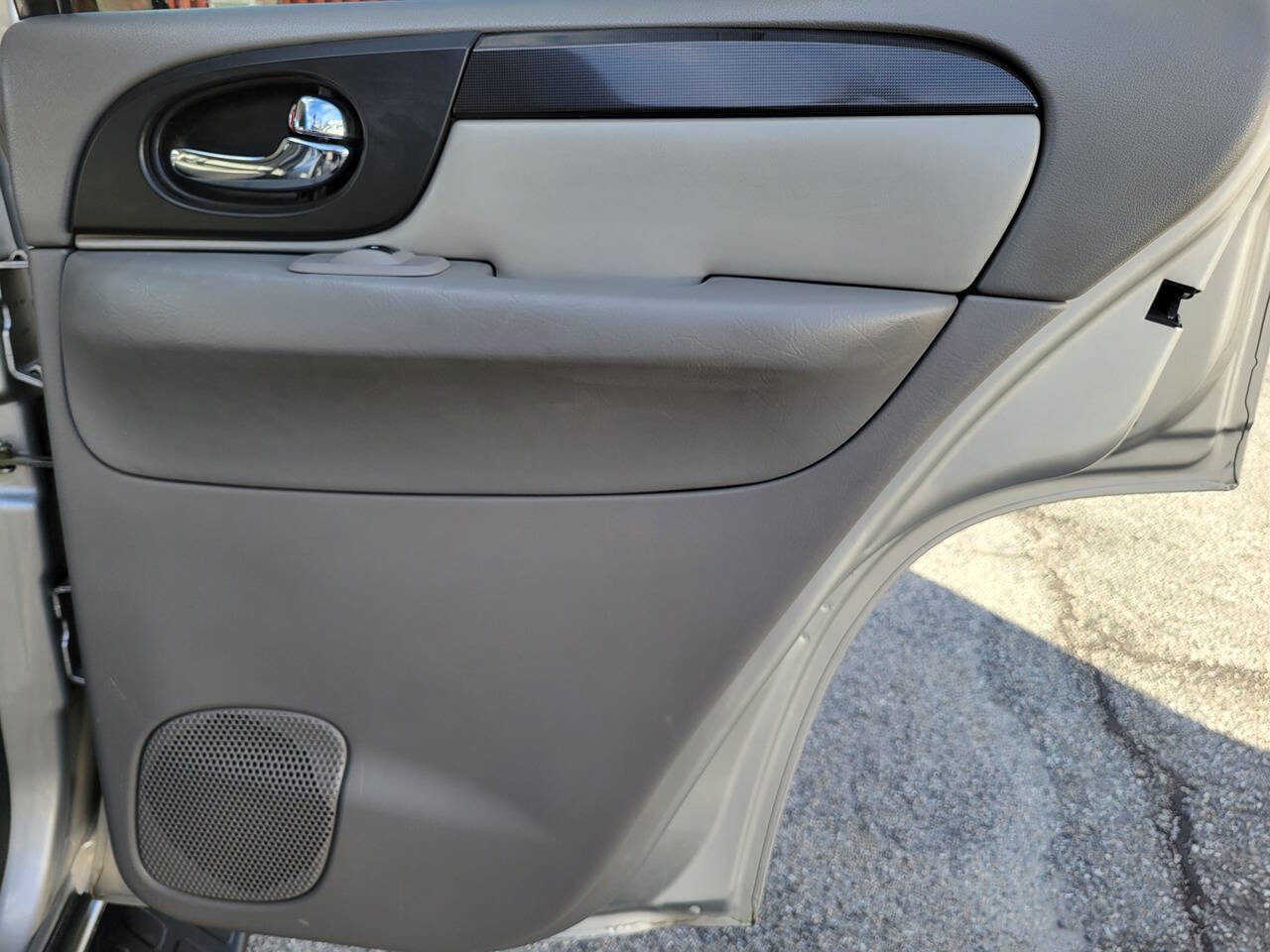 Used 2006 GMC Envoy SLE w/ Sle Preferred Equipment Group image 31