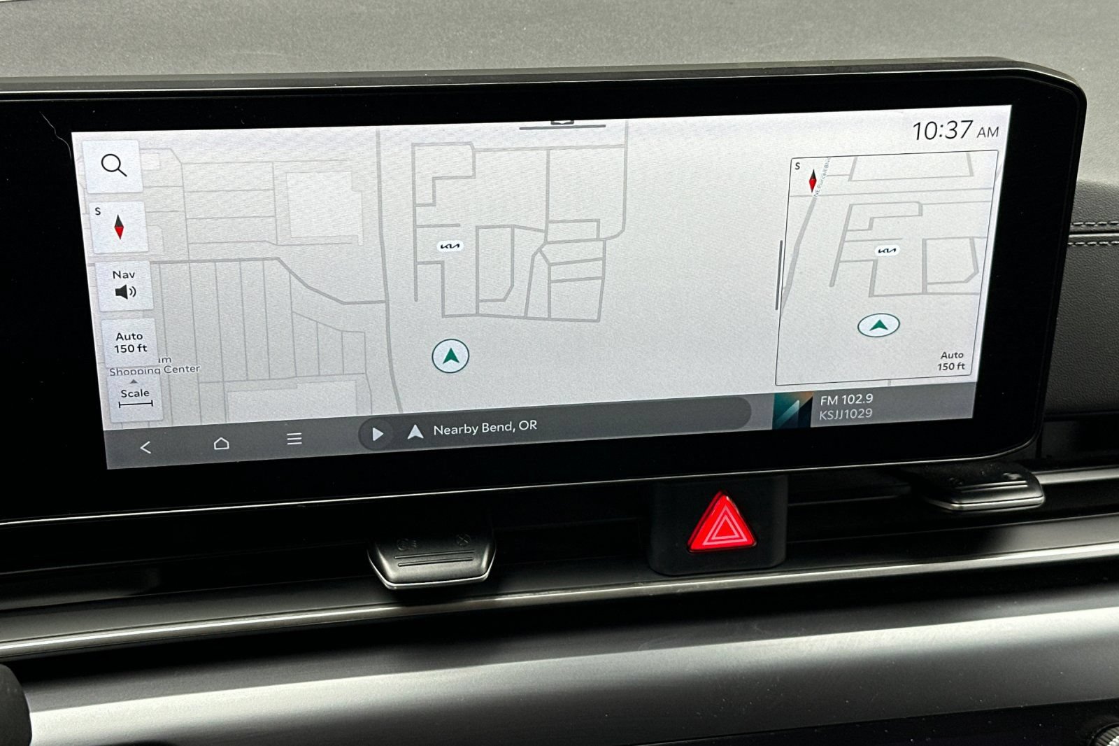 Used 2025 Kia Carnival FWD image 27