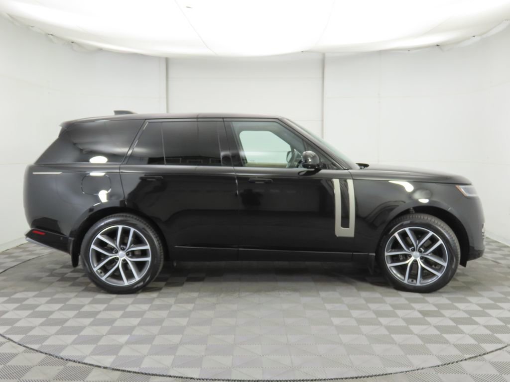 Certified 2024 Land Rover Range Rover SE image 4