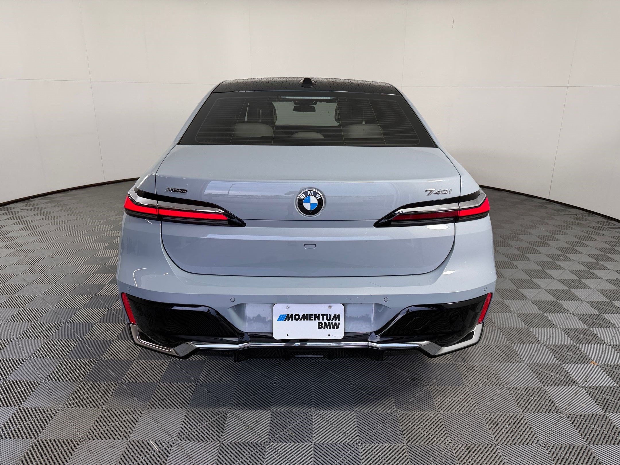 Certified 2024 BMW 740i xDrive AWD/4WD image 10