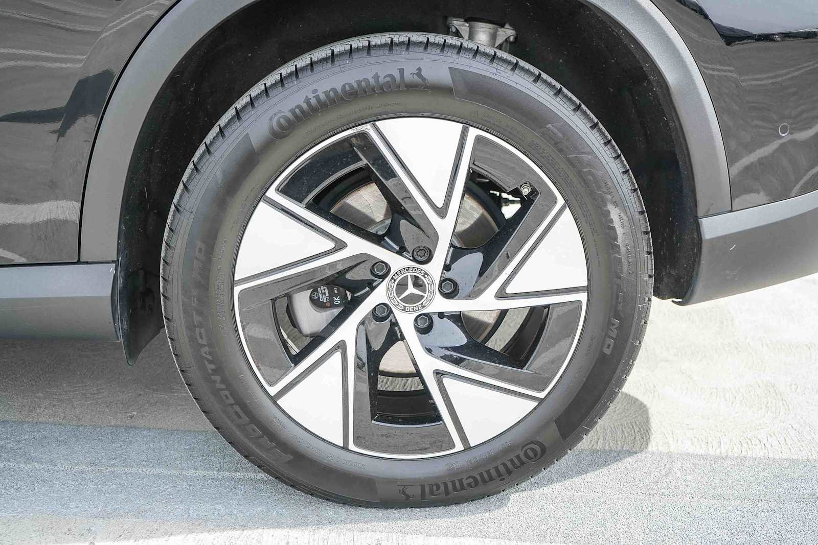 Used 2024 Mercedes-Benz GLC 300 4MATIC image 12