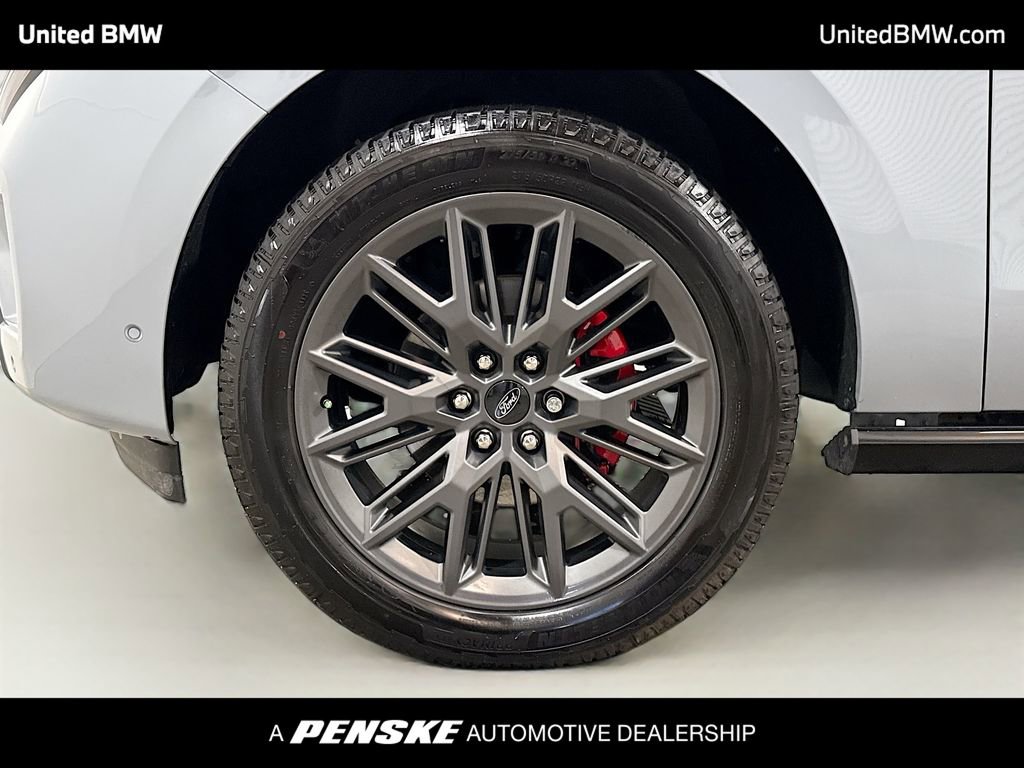 Used 2025 Ford Expedition Max Platinum w/ Stealth Performance Package AWD/4WD image 2