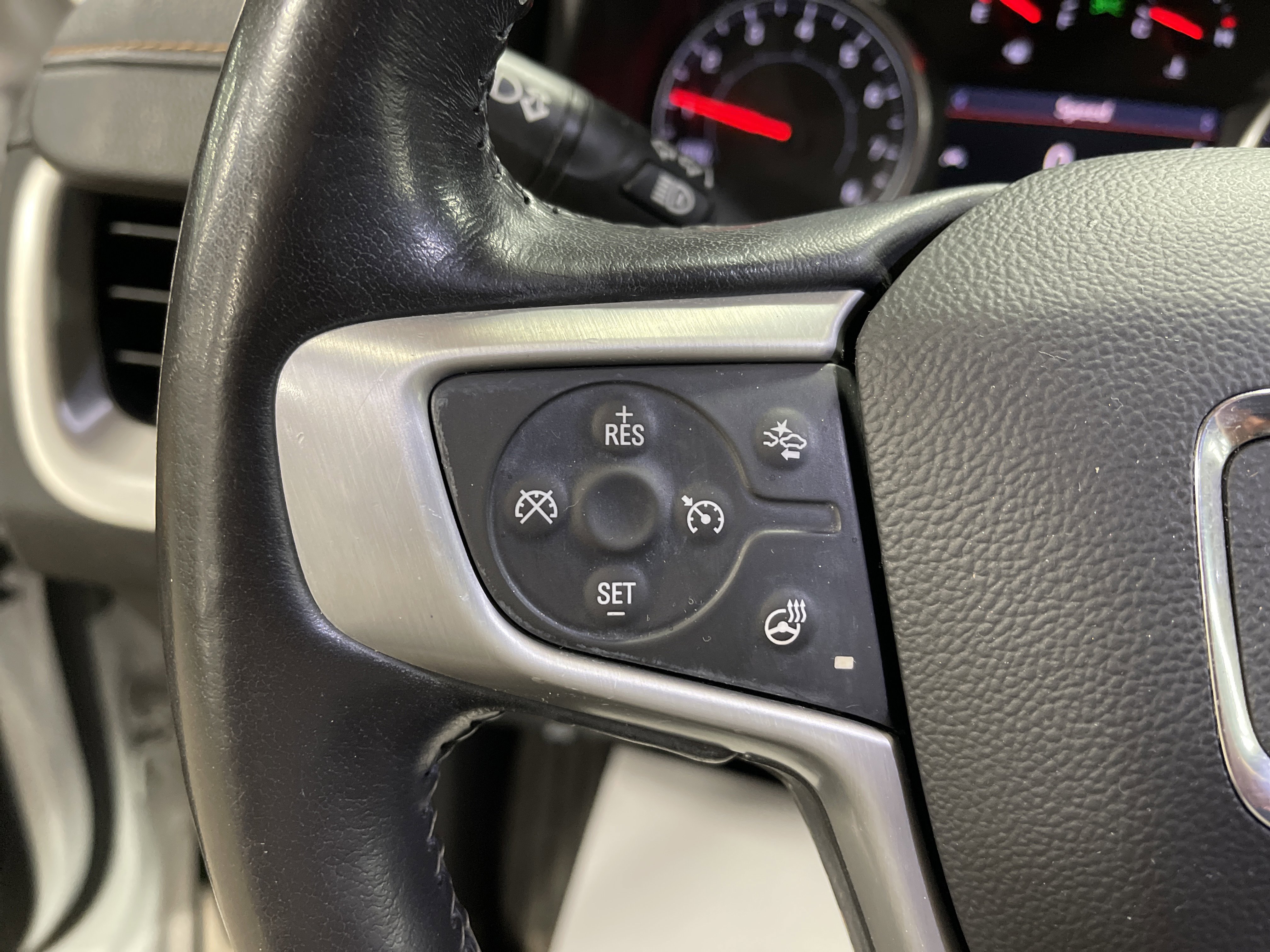 Used 2020 GMC Terrain SLT w/ Preferred Package image 19