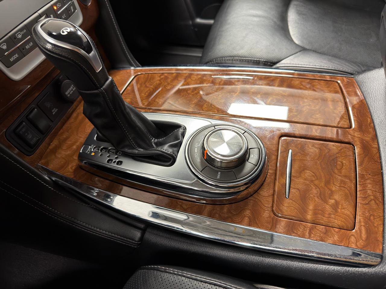 Used 2019 INFINITI QX80 Luxe w/ 22" Wheel Package image 24