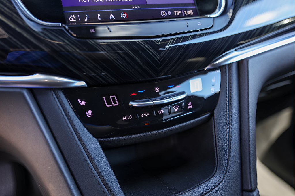 Certified 2025 Cadillac XT6 Premium Luxury FWD image 19