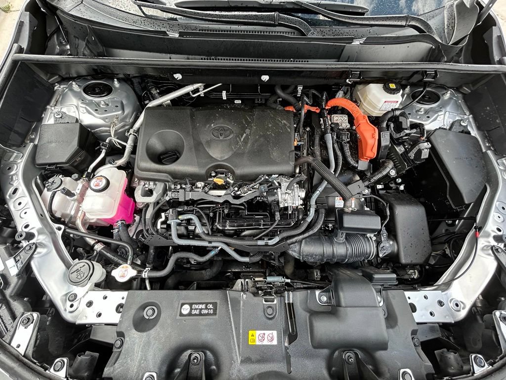 Used 2025 Toyota RAV4 XLE AWD/4WD image 32