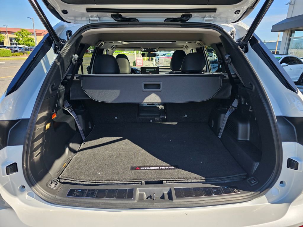 New 2026 Mitsubishi Outlander SE AWD/4WD image 11