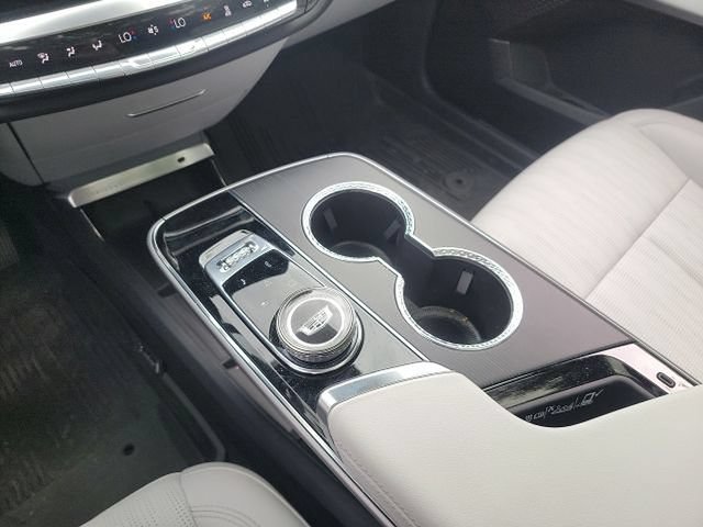 Used 2025 Cadillac Lyriq Luxury RWD image 13