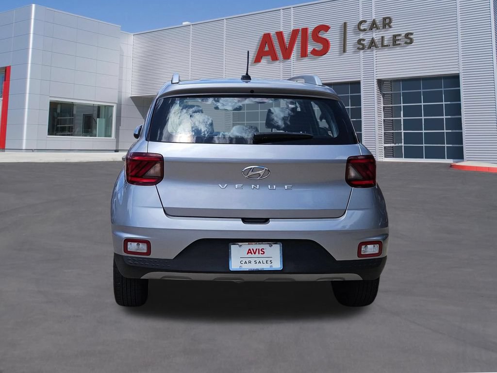 Used 2025 Hyundai Venue SEL FWD image 7