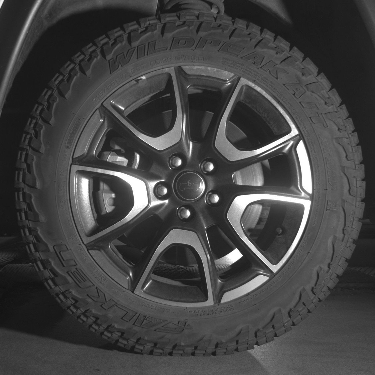 Used 2025 Jeep Compass Trailhawk AWD/4WD image 12