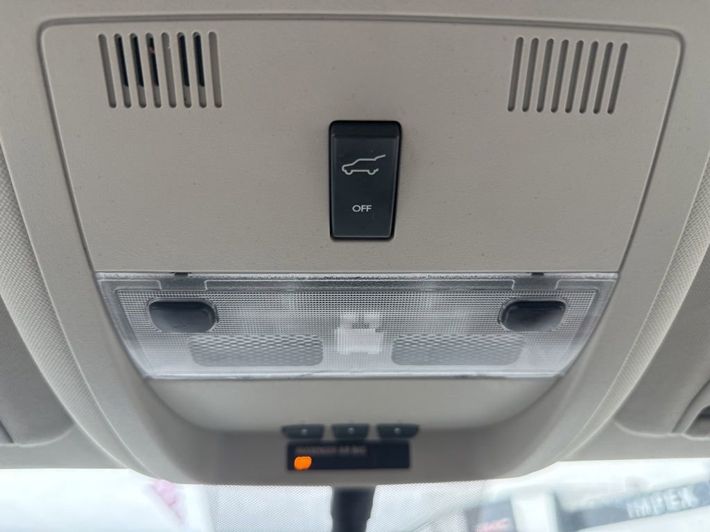 Used 2014 GMC Yukon XL SLT w/ SLT-2 Equipment Package image 22