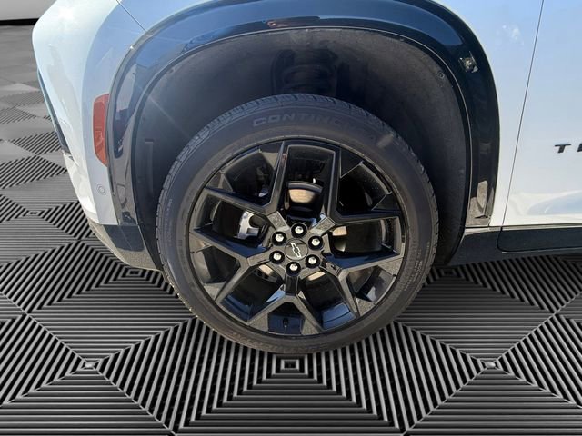 Used 2025 Chevrolet Traverse RS AWD/4WD image 6