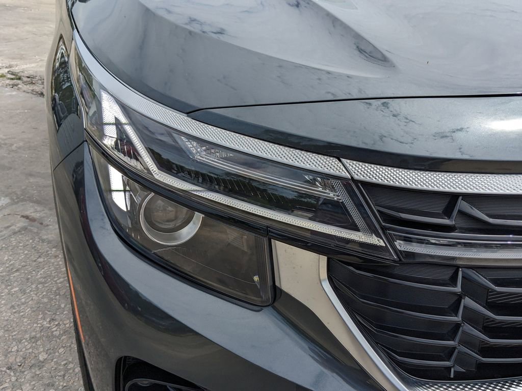 Certified 2026 Kia Seltos EX w/ EX Sunroof Package image 10