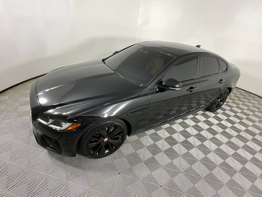 Used 2022 Jaguar XF R-Dynamic SE image 9