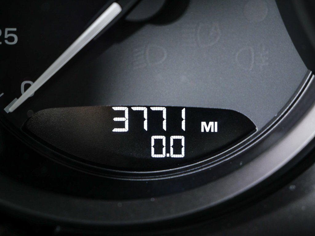 Certified 2025 Porsche Macan image 9