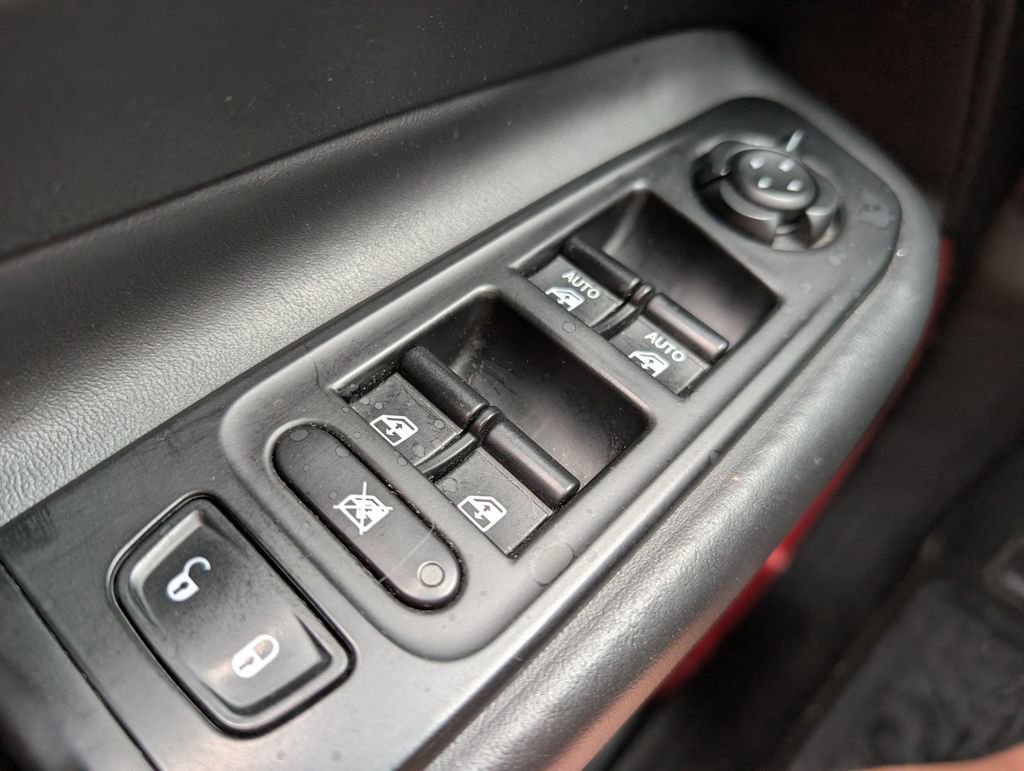 Used 2016 Jeep Renegade Trailhawk AWD/4WD image 37