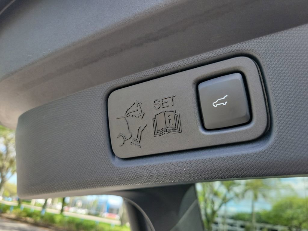 Used 2023 Ford Mustang Mach-E Premium image 18