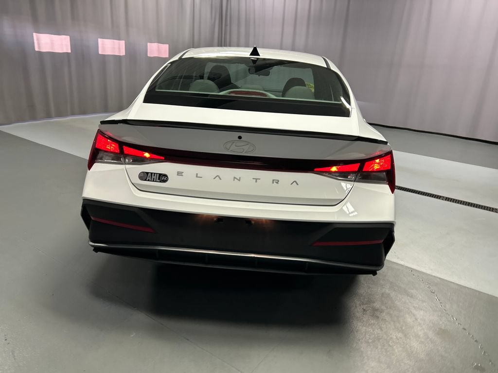 Used 2025 Hyundai Elantra Sport FWD image 6