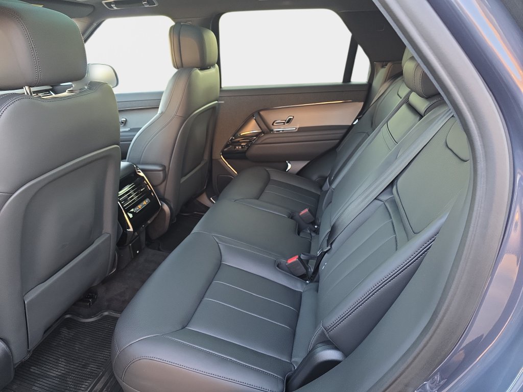 New 2026 Land Rover Range Rover Sport Dynamic SE AWD/4WD image 11