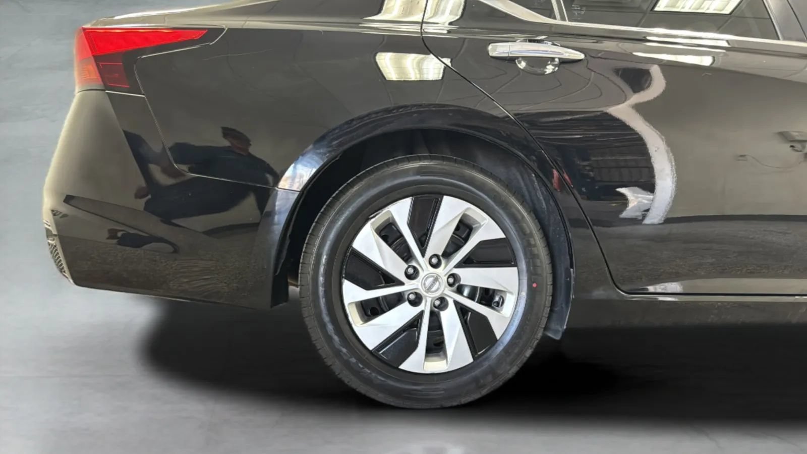 Used 2020 Nissan Altima 2.5 S FWD image 33
