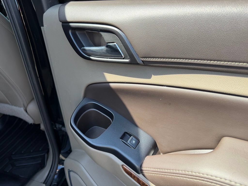Used 2019 Chevrolet Suburban Premier AWD/4WD image 36