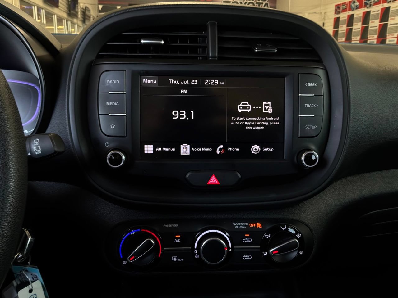 Used 2025 Kia Soul LX w/ LX Technology Package FWD image 24