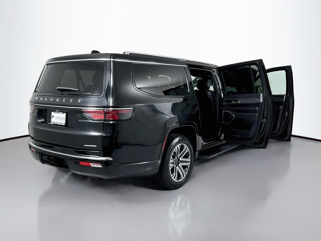 Used 2024 Jeep Wagoneer L Series II RWD image 20