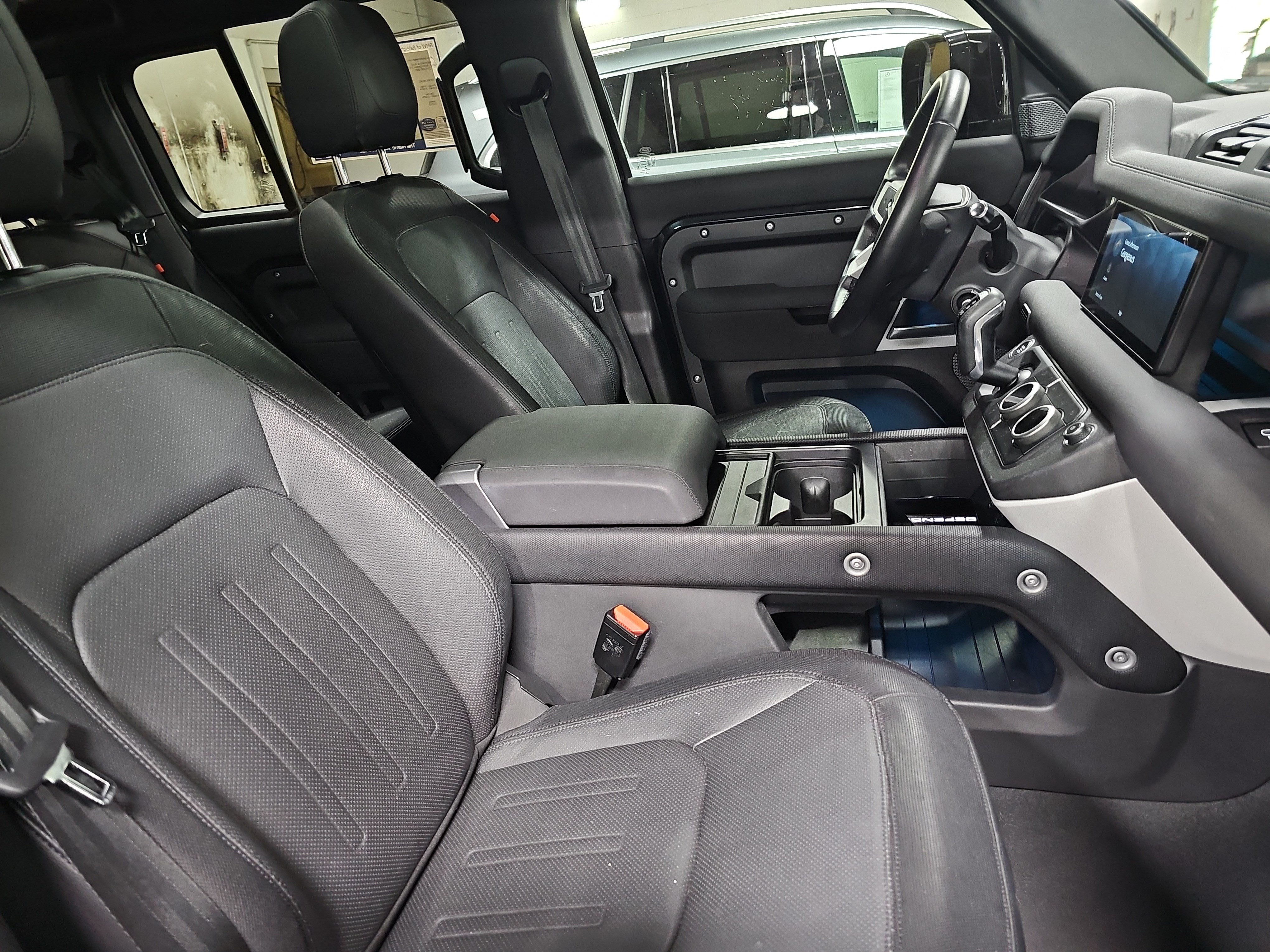 Used 2022 Land Rover Defender 110 X-Dynamic SE AWD/4WD image 10