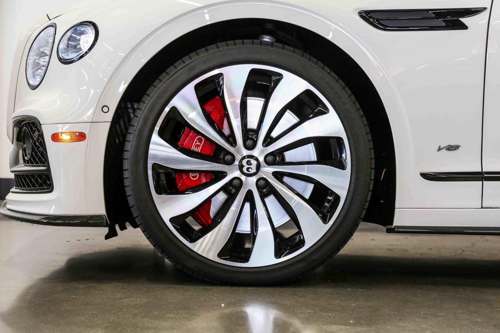 Used 2022 Bentley Flying Spur V8 AWD/4WD image 5