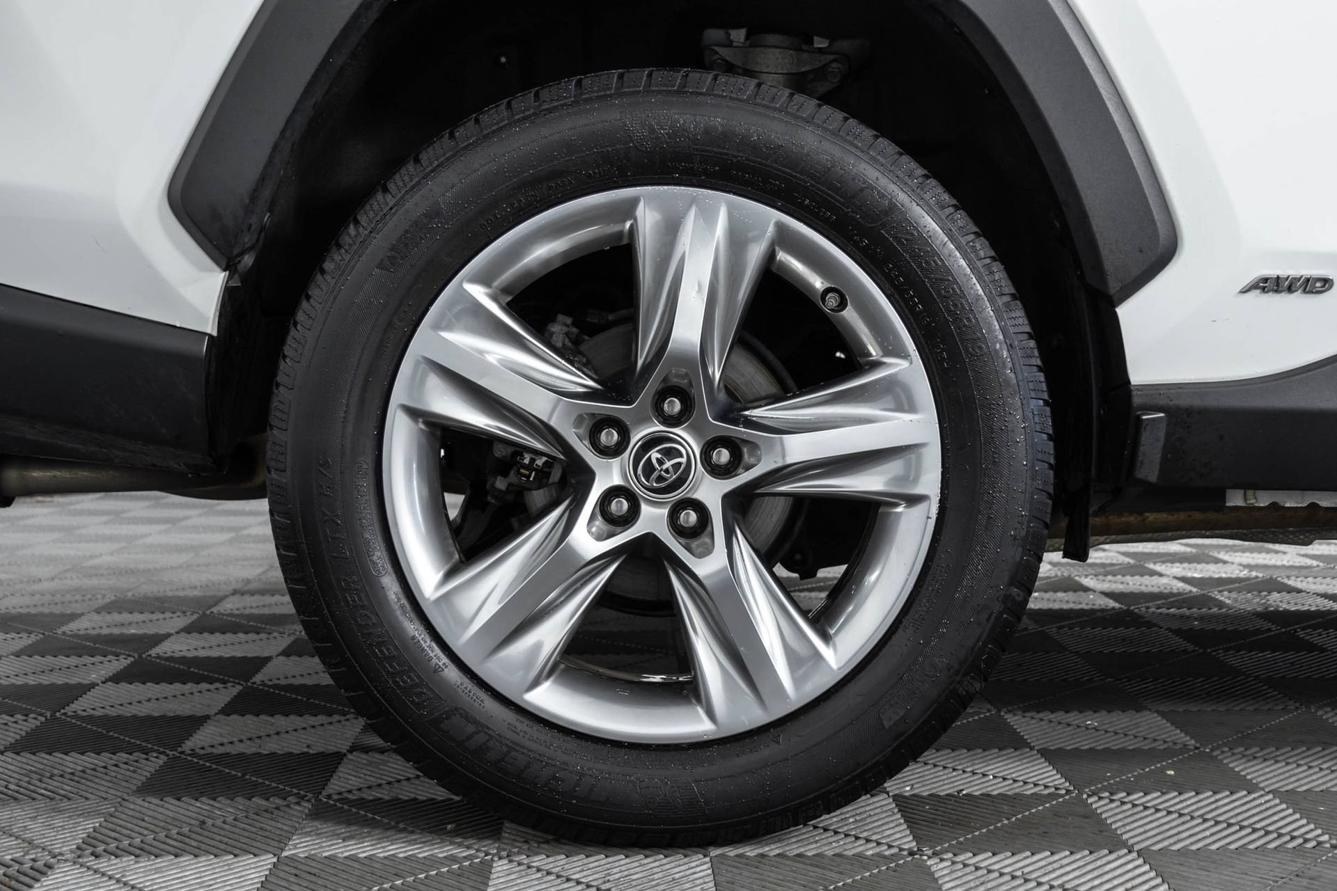 Used 2022 Toyota RAV4 LE AWD/4WD image 43