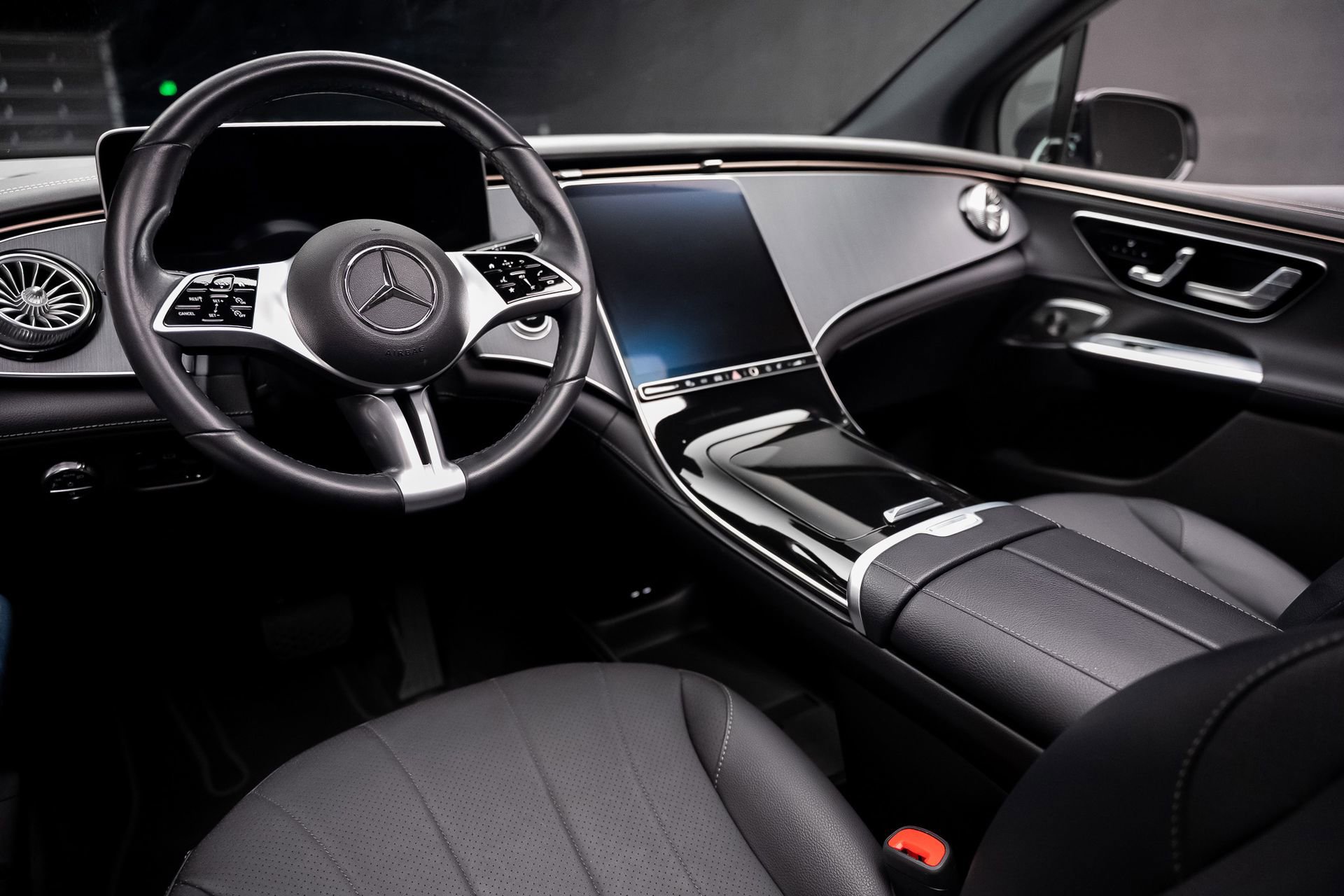 Used 2023 Mercedes-Benz EQE 350+ 4MATIC SUV image 2