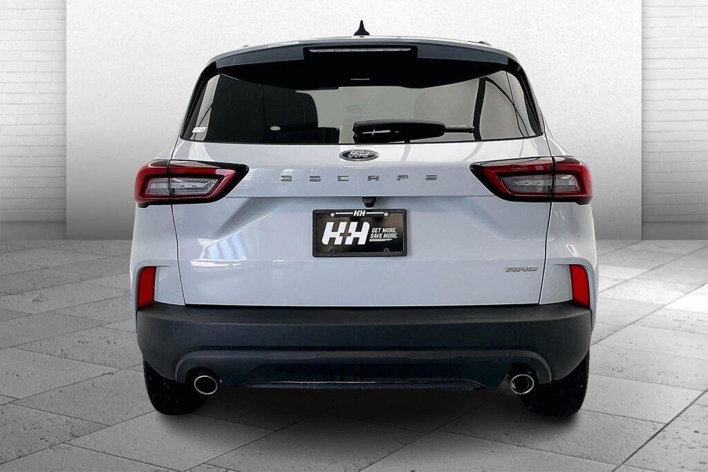 Used 2025 Ford Escape ST-Line image 3