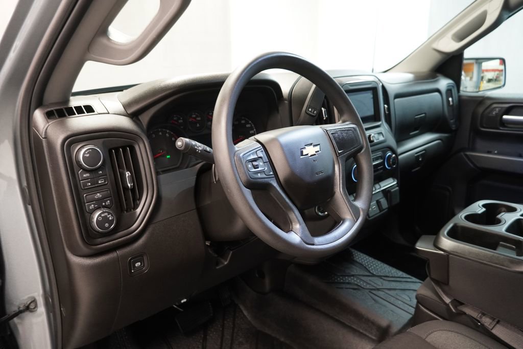 Used 2025 Chevrolet Silverado 1500 Custom image 6