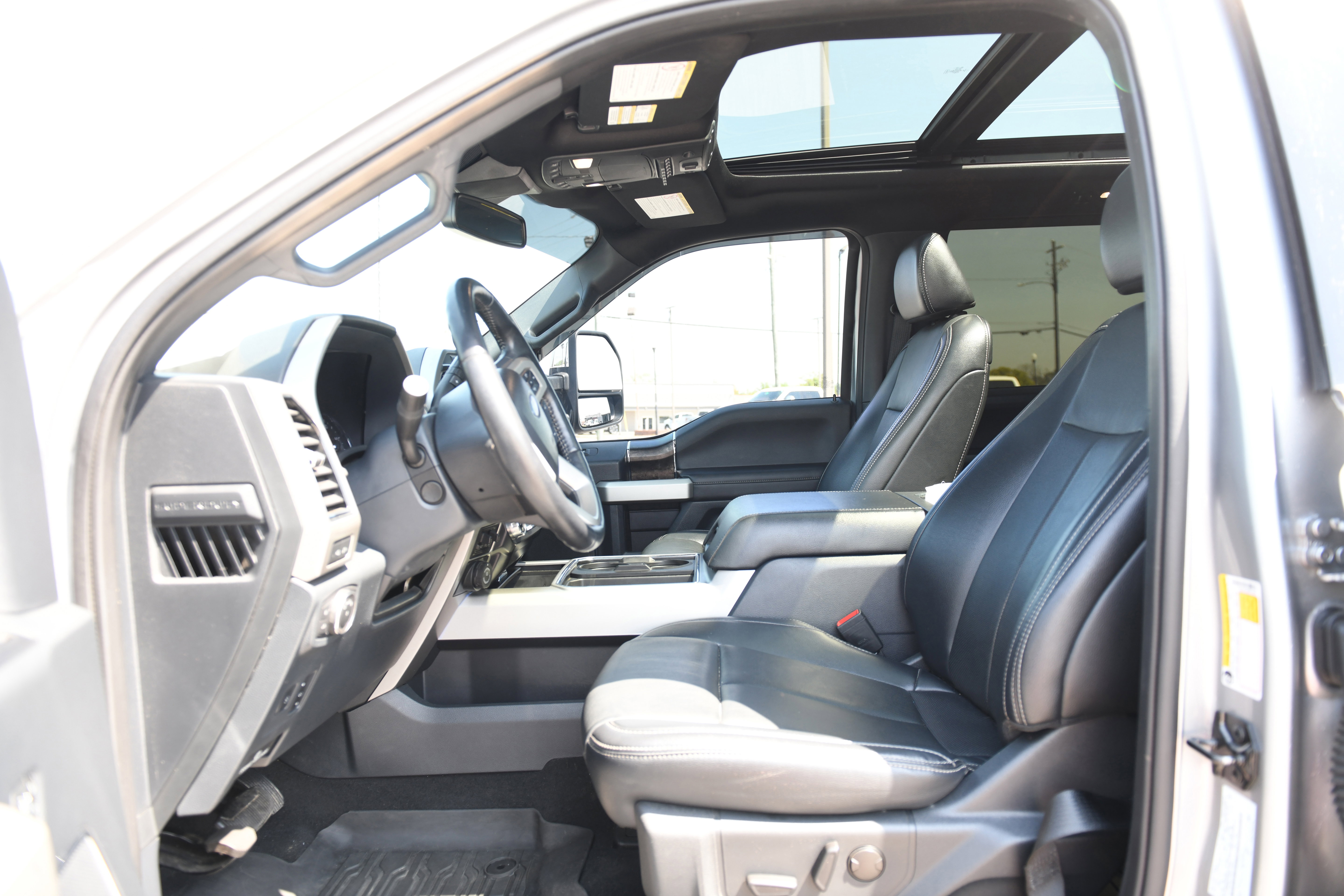 Used 2022 Ford F250 Lariat w/ Lariat Ultimate Package image 19