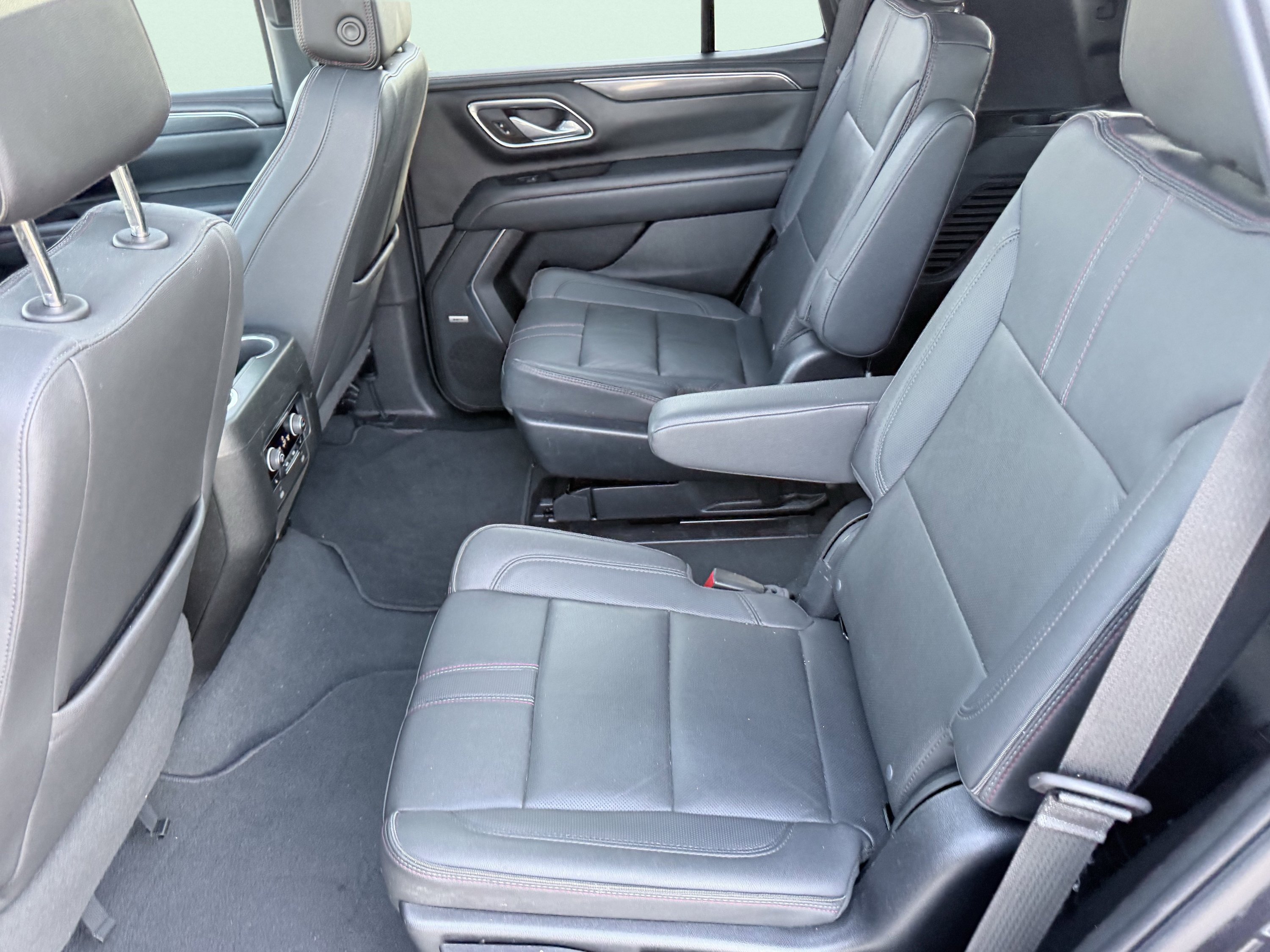 Used 2023 Chevrolet Tahoe RST w/ Luxury Package RWD image 34