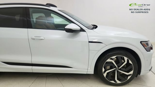 Used 2024 Audi Q8 e-tron Prestige w/ Prestige Package AWD/4WD image 8